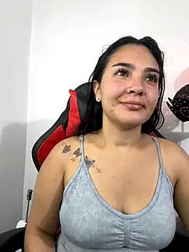 Snapshot of meli__brown chatting on 11/21/25, 03:49 meli brown online show from 11/21/25, 03:49