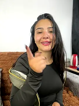 Snapshot of meli__brown chatting on 11/23/25, 08:35 meli brown online show from 11/23/25, 08:35