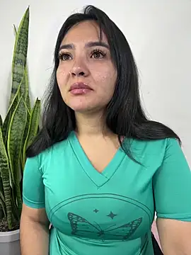 Snapshot of meli__brown chatting on 05/11/26, 10:07 meli brown online show from 05/11/26, 10:07