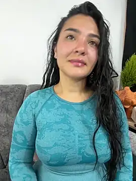 Snapshot of meli__brown chatting on 12/05/25, 04:22 meli brown online show from 12/05/25, 04:22