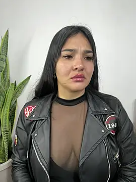 Snapshot of meli__brown chatting on 04/17/26, 03:53 meli brown online show from 04/17/26, 03:53