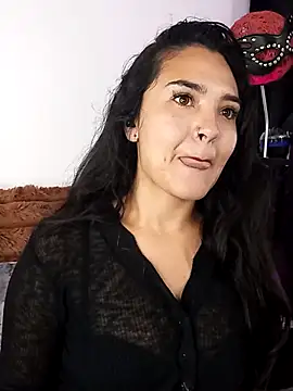 Snapshot of meli__brown chatting on 11/06/25, 08:18 meli brown online show from 11/06/25, 08:18