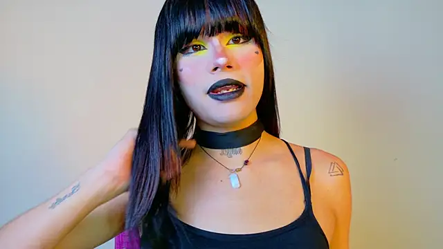 NATASHAA WINZ online show from 11/14/25, 08:29