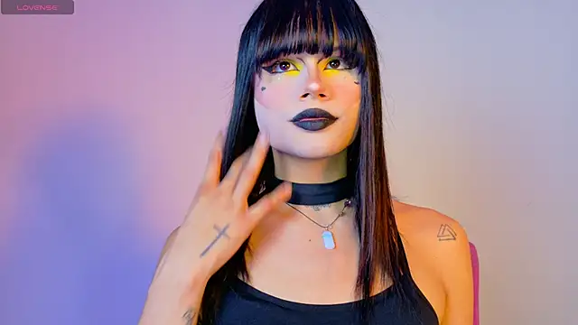 NATASHAA WINZ online show from 11/15/25, 07:34