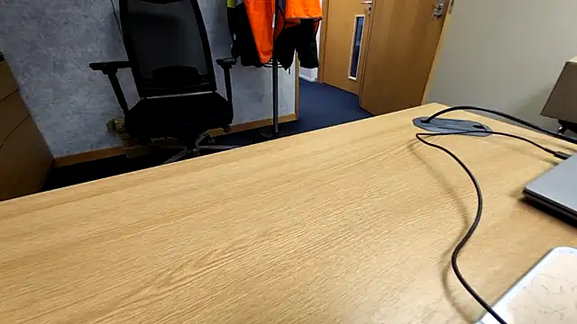 Oorse1966 online show from 10/28/25, 07:40