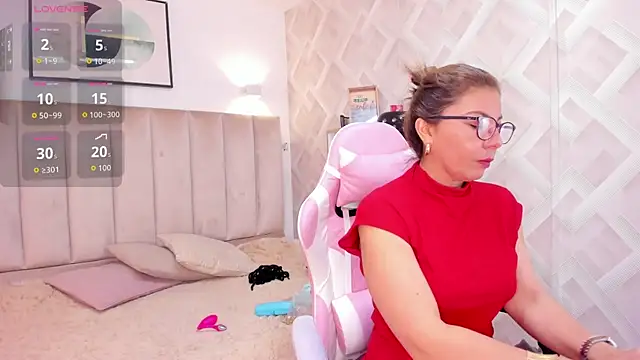 Clhoe Johnson online show from 06/01/26, 12:49