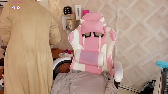 Clhoe Johnson online show from 03/09/26, 12:41