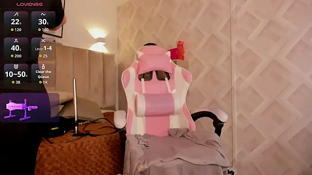 Clhoe Johnson online show from 02/13/26, 12:38