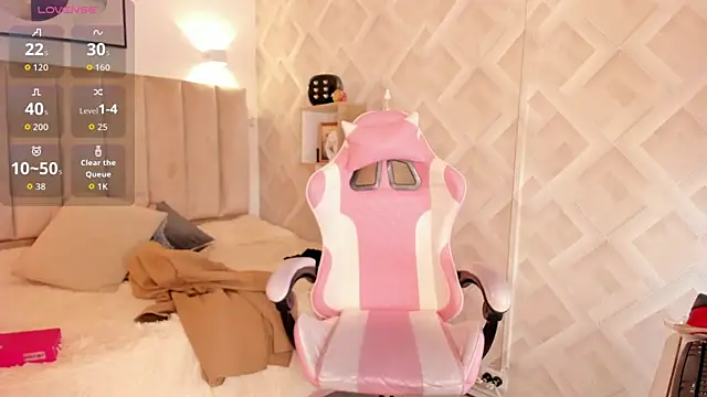 Clhoe Johnson online show from 04/06/26, 12:50