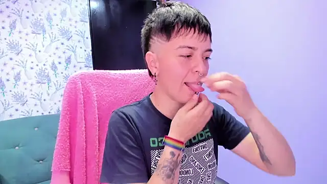  Hannah Hot online show from 10/26/25, 02:45