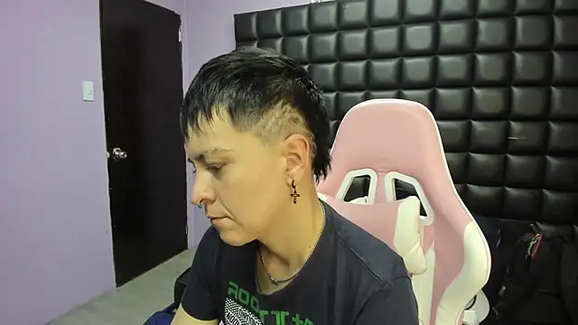  Hannah Hot online show from 11/12/25, 12:53