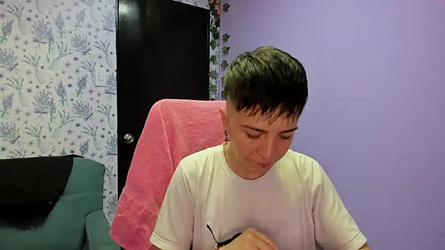  Hannah Hot online show from 10/24/25, 02:32