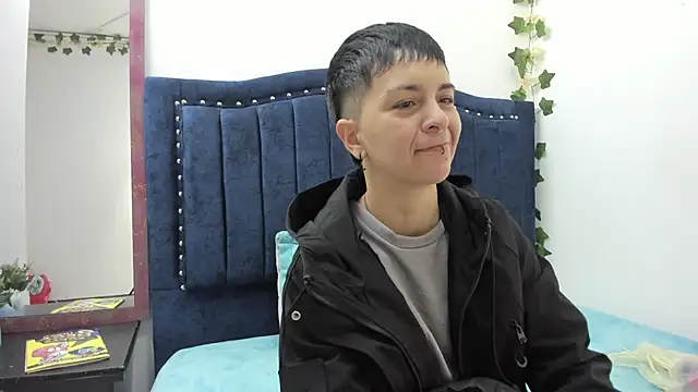  Hannah Hot online show from 11/29/25, 01:50