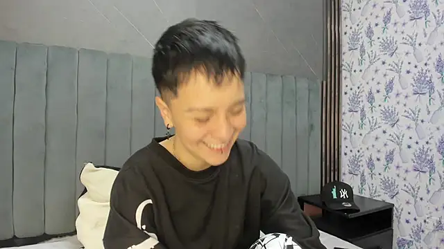  Hannah Hot online show from 11/30/25, 01:28