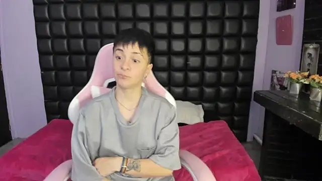  Hannah Hot online show from 11/14/25, 12:14