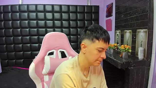  Hannah Hot online show from 11/20/25, 02:18