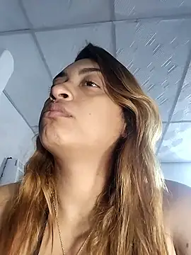 Snapshot of shanell_saenz chatting on 01/15/26, 02:15 shanell saenz online show from 01/15/26, 02:15