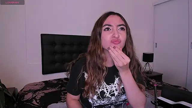 Alice Dickinssonn online show from 11/20/25, 12:39