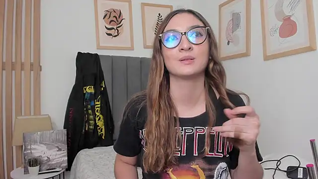 Alice Dickinssonn online show from 12/14/25, 09:20