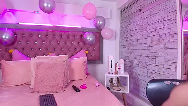 Bonn Glow online show from 12/14/25, 03:46