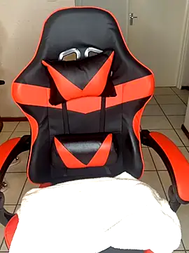 jayjayja19 online show from 11/03/25, 10:46