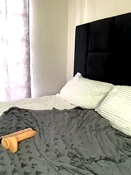 jayjayja19 online show from 11/02/25, 05:56