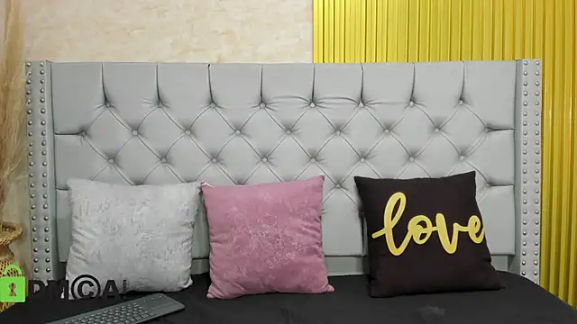 Skarlet 04 online show from 12/18/25, 03:16