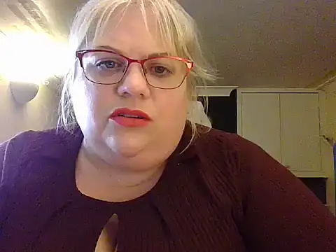 Kinkyhousewife83 online show from 09/10/25, 07:13