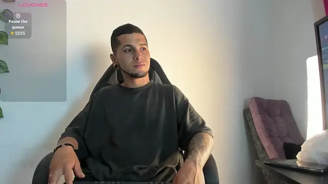 raven smith  online show from 02/03/26, 05:16