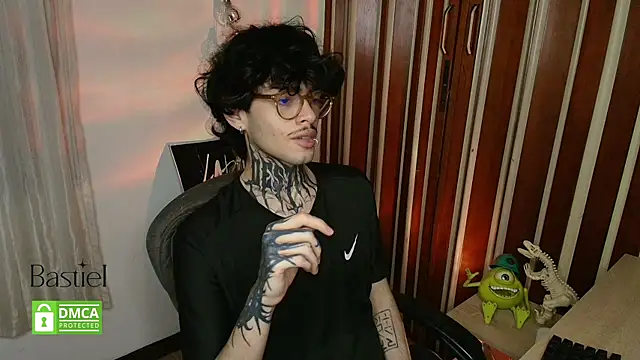 Snapshot of Mihail_leroy chatting on 10/03/25, 02:48 Mihail leroy online show from 10/03/25, 02:48