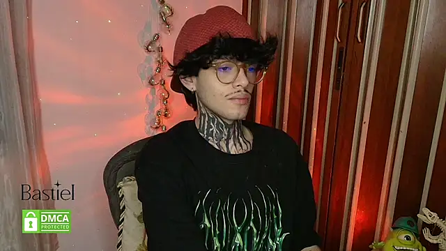 Snapshot of Mihail_leroy chatting on 10/09/25, 01:39 Mihail leroy online show from 10/09/25, 01:39