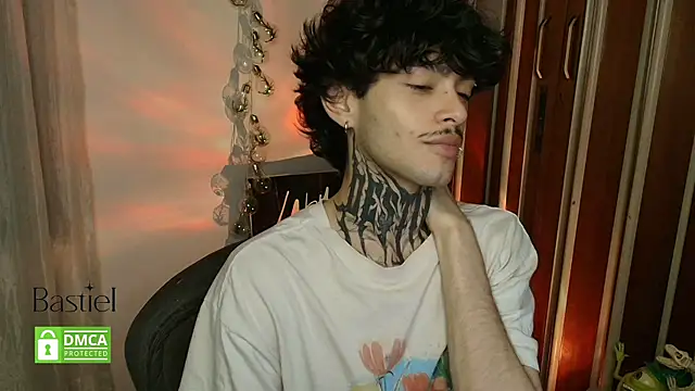 Snapshot of Mihail_leroy chatting on 09/18/25, 01:52 Mihail leroy online show from 09/18/25, 01:52