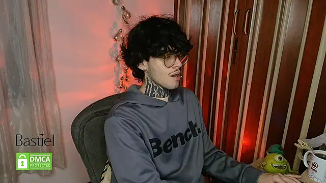 Snapshot of Mihail_leroy chatting on 10/08/25, 03:08 Mihail leroy online show from 10/08/25, 03:08