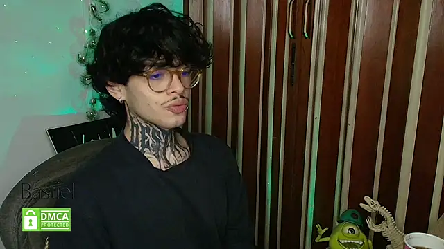 Snapshot of Mihail_leroy chatting on 10/02/25, 01:42 Mihail leroy online show from 10/02/25, 01:42