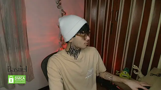 Snapshot of Mihail_leroy chatting on 10/14/25, 01:39 Mihail leroy online show from 10/14/25, 01:39