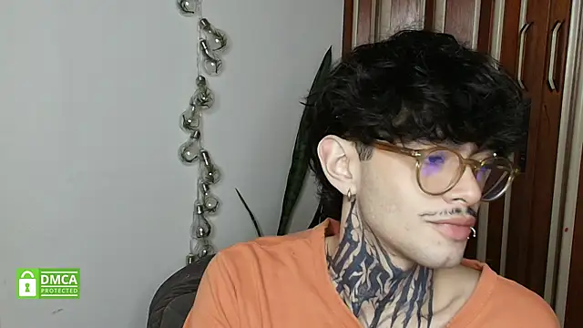 Mihail leroy online show from 01/10/26, 02:18