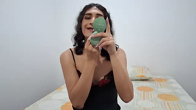 Snapshot of kayleesims_ chatting on 11/30/25, 12:44 kayleesims online show from 11/30/25, 12:44