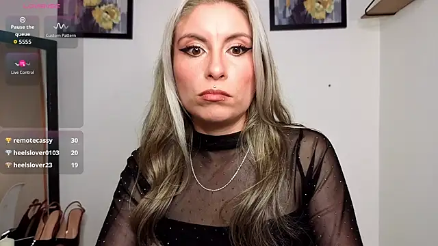 Snapshot of brianna_smoke chatting on 10/03/25, 06:42 brianna smoke online show from 10/03/25, 06:42