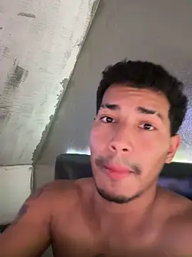 Snapshot of AlexBrasua chatting on 10/10/25, 12:55 AlexBrasua online show from 10/10/25, 12:55