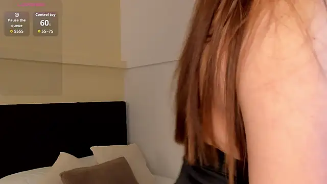 Snapshot of antonellacooper__ chatting on 06/30/26, 11:32 antonellacooper online show from 06/30/26, 11:32