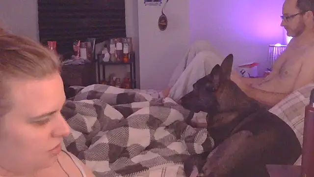 Sexyblonde12344 online show from 10/31/25, 04:03