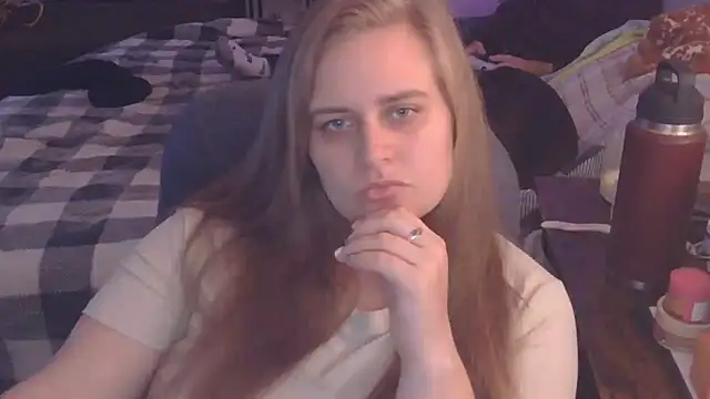 Snapshot of Sexyblonde12344 chatting on 10/13/25, 05:47 Sexyblonde12344 online show from 10/13/25, 05:47