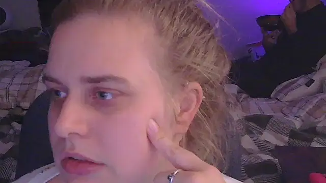 Sexyblonde12344 online show from 11/04/25, 12:14