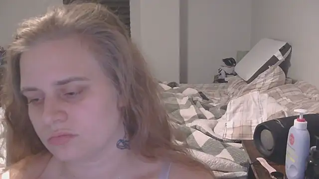 Sexyblonde12344 online show from 12/18/25, 08:12