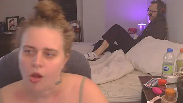 Sexyblonde12344 online show from 11/09/25, 12:25