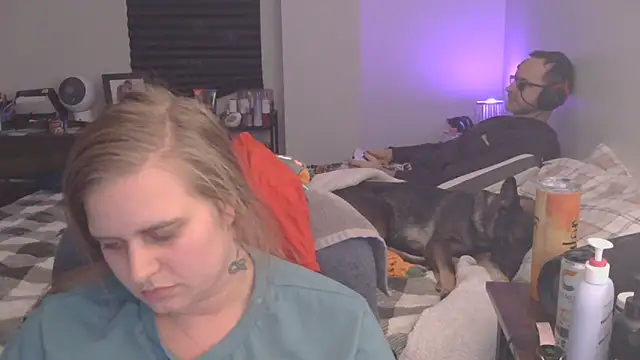 Sexyblonde12344 online show from 12/13/25, 08:04