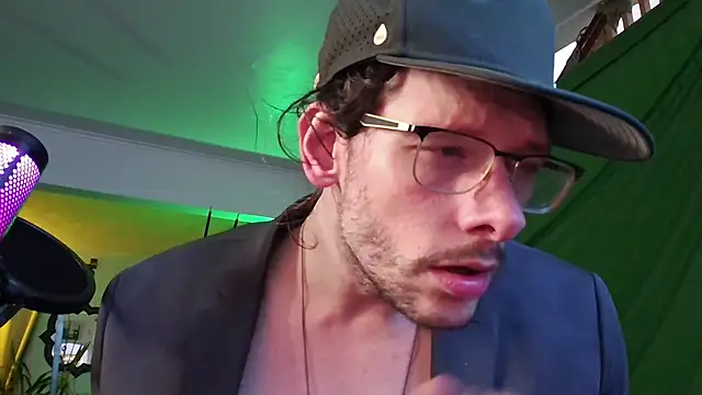 MasterDaddyCool online show from 10/21/25, 03:50