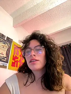 Snapshot of Katheerine chatting on 09/25/25, 01:22 Katheerine online show from 09/25/25, 01:22