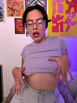 Katheerine online show from 10/28/25, 01:06