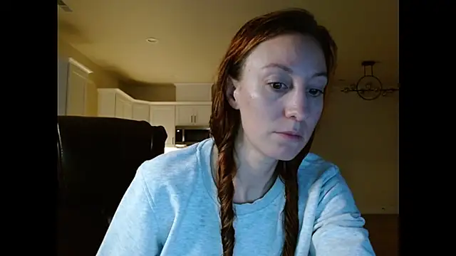 Snapshot of AnneNay chatting on 02/24/26, 04:35 AnneNay online show from 02/24/26, 04:35